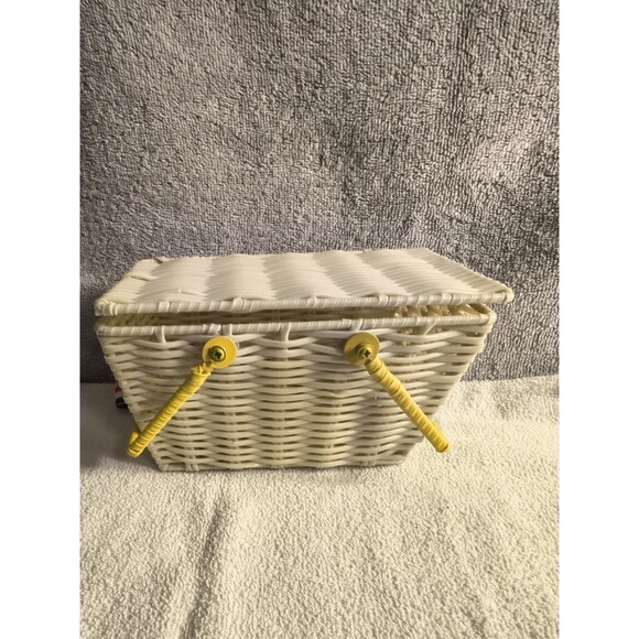 Handbags - Vintage 1960s Woven Plastic Wicker Basket Purse Yellow Handles Grosgrain Bow Vtg